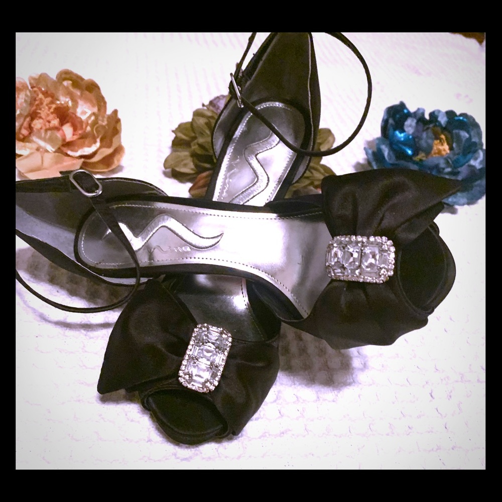 Nina Black Satin Rhinestone Embellished Heels 7.5M